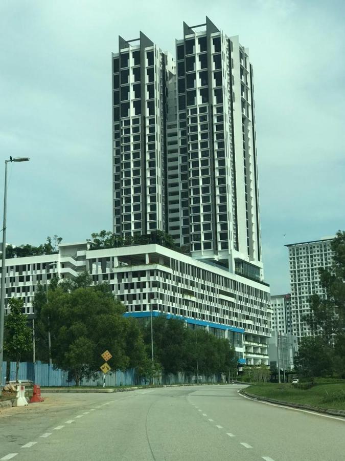 Kyra Homestay Centrus Soho Cyberjaya *Wifi And Pool* מראה חיצוני תמונה